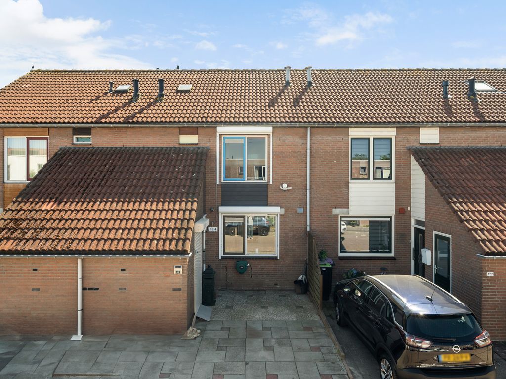 Parelgras 124, Spijkenisse