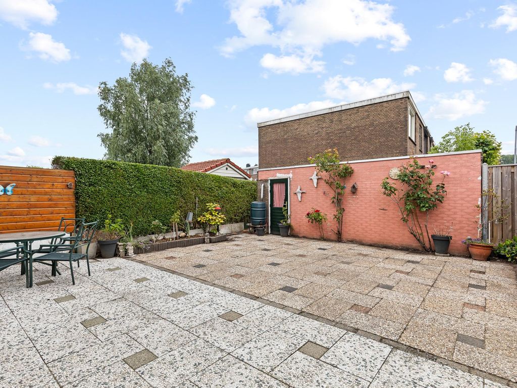 Van Zyll de Jongstraat 98, Pernis