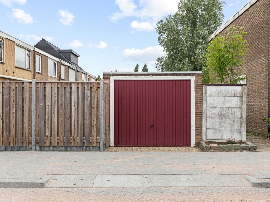 Van Zyll de Jongstraat 98, Pernis
