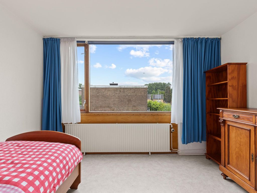 Van Zyll de Jongstraat 98, Pernis