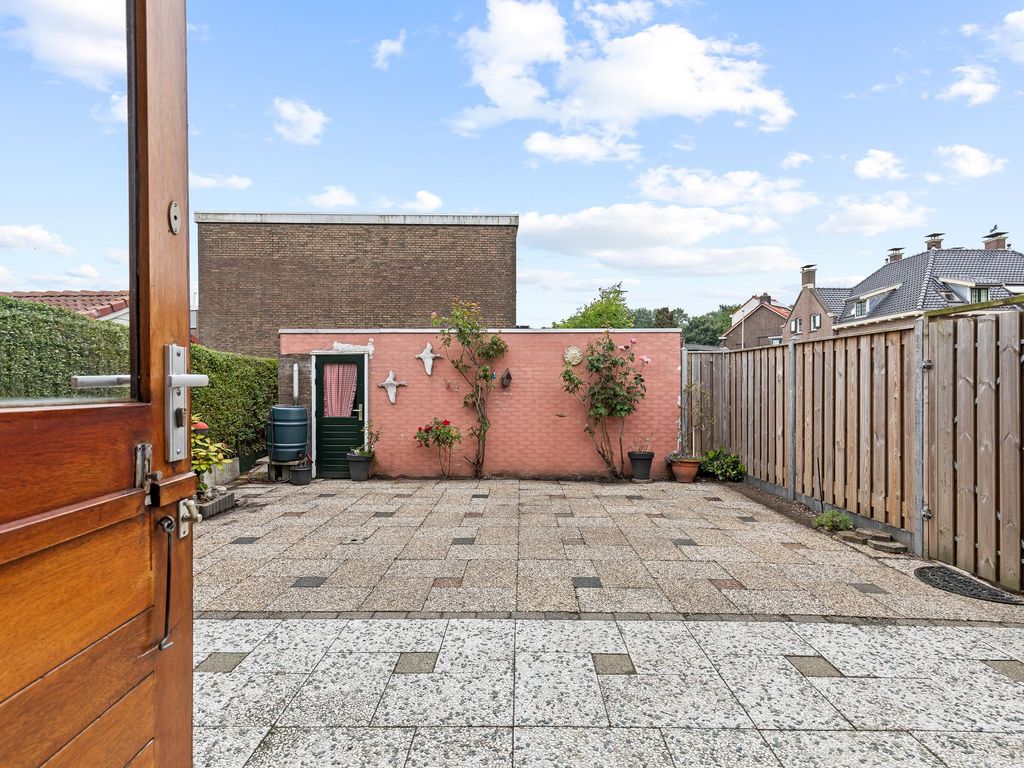 Van Zyll de Jongstraat 98, Pernis