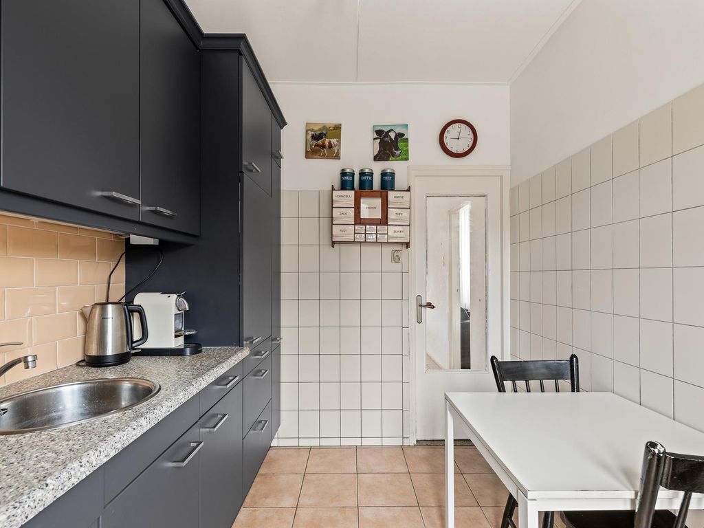 Van Zyll de Jongstraat 98, Pernis