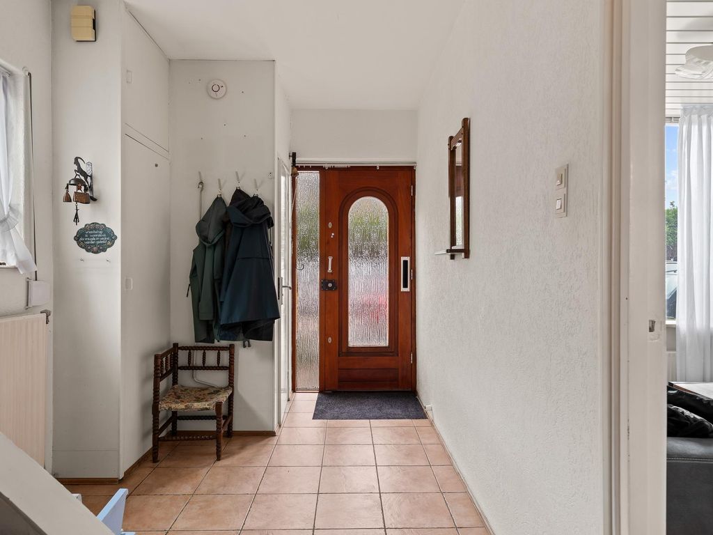 Van Zyll de Jongstraat 98, Pernis
