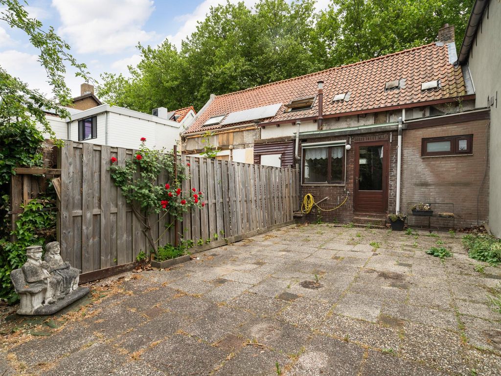 Nieuwedijk 13, Pernis