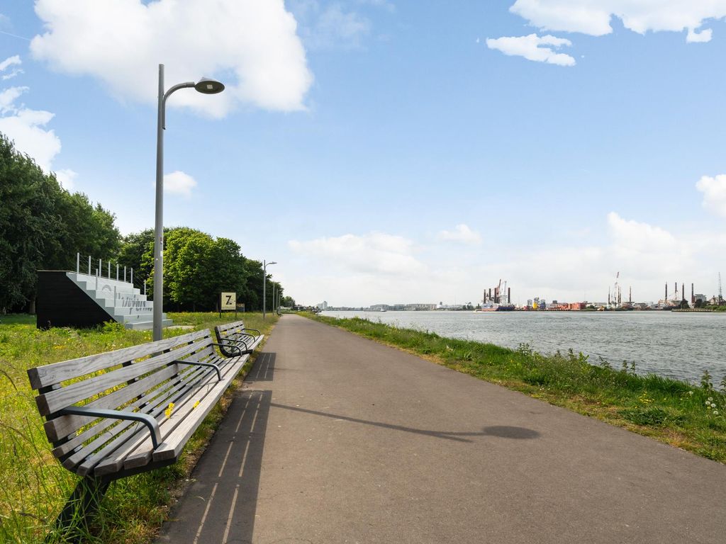 Nieuwedijk 13, Pernis