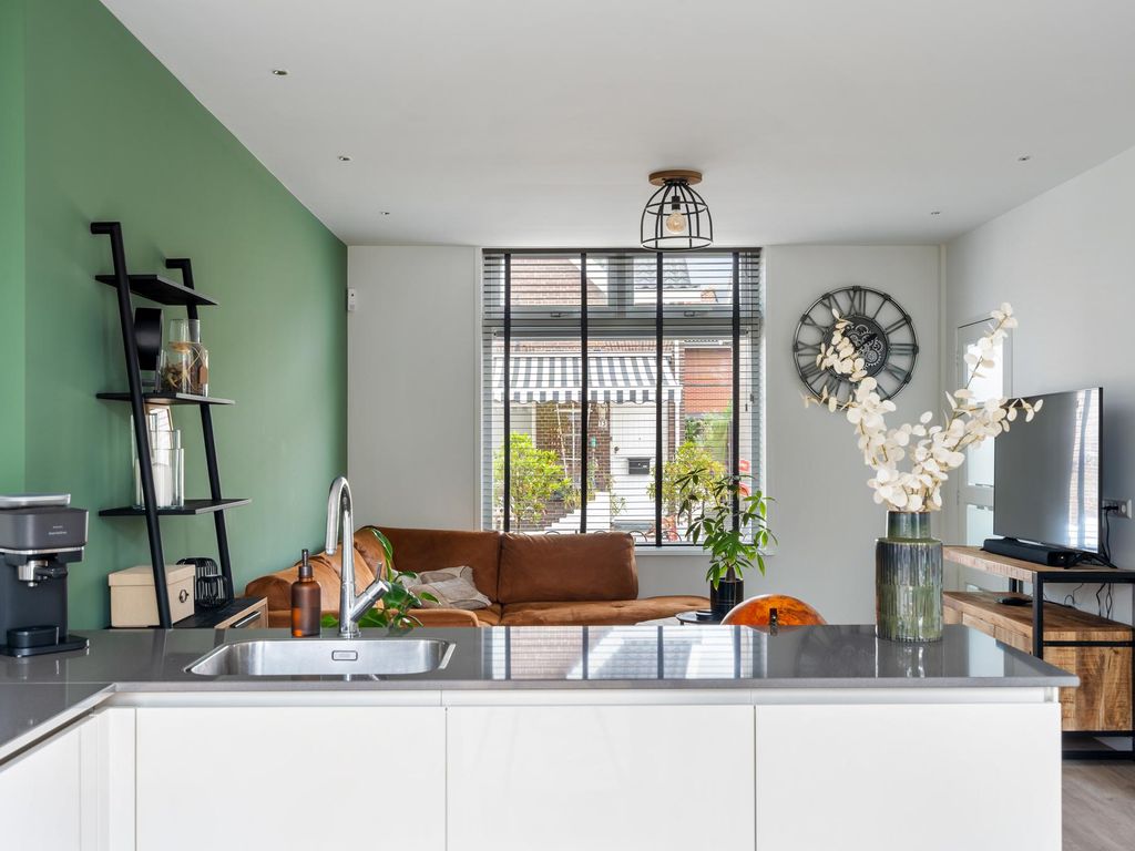 Murraystraat 14, Pernis