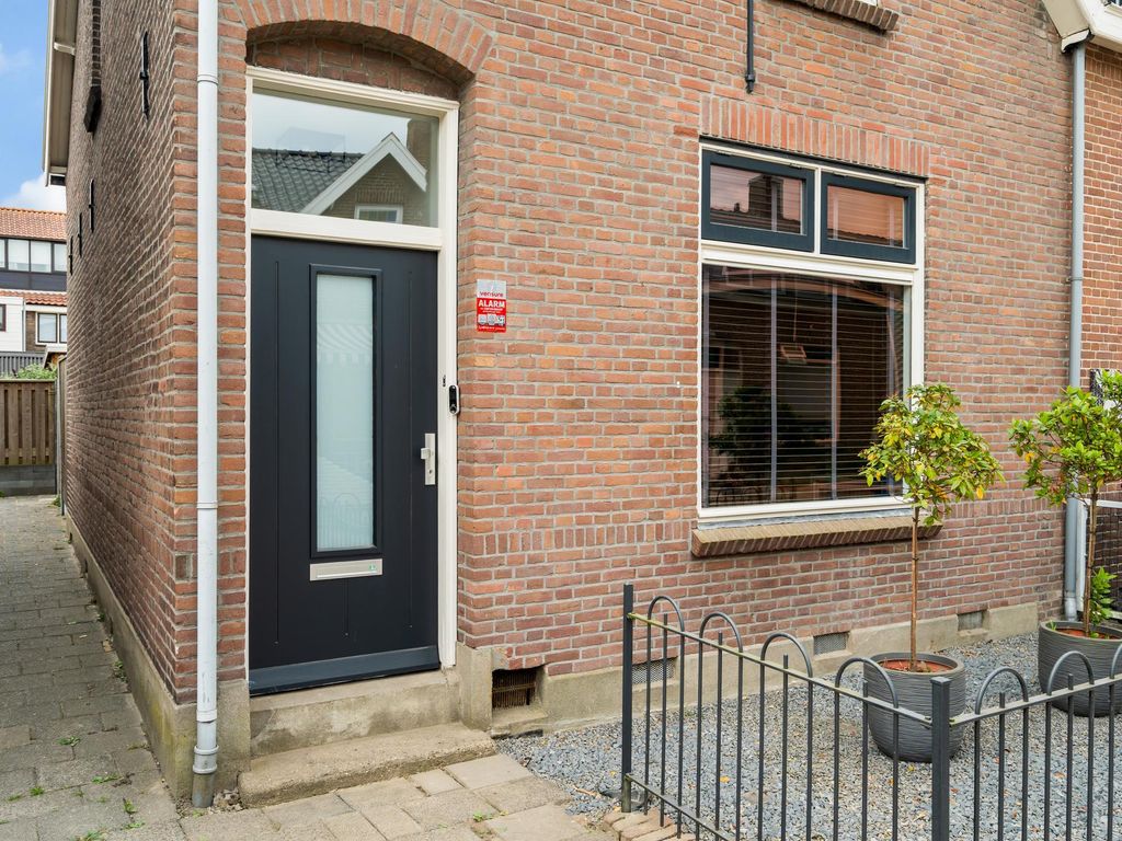 Murraystraat 14, Pernis