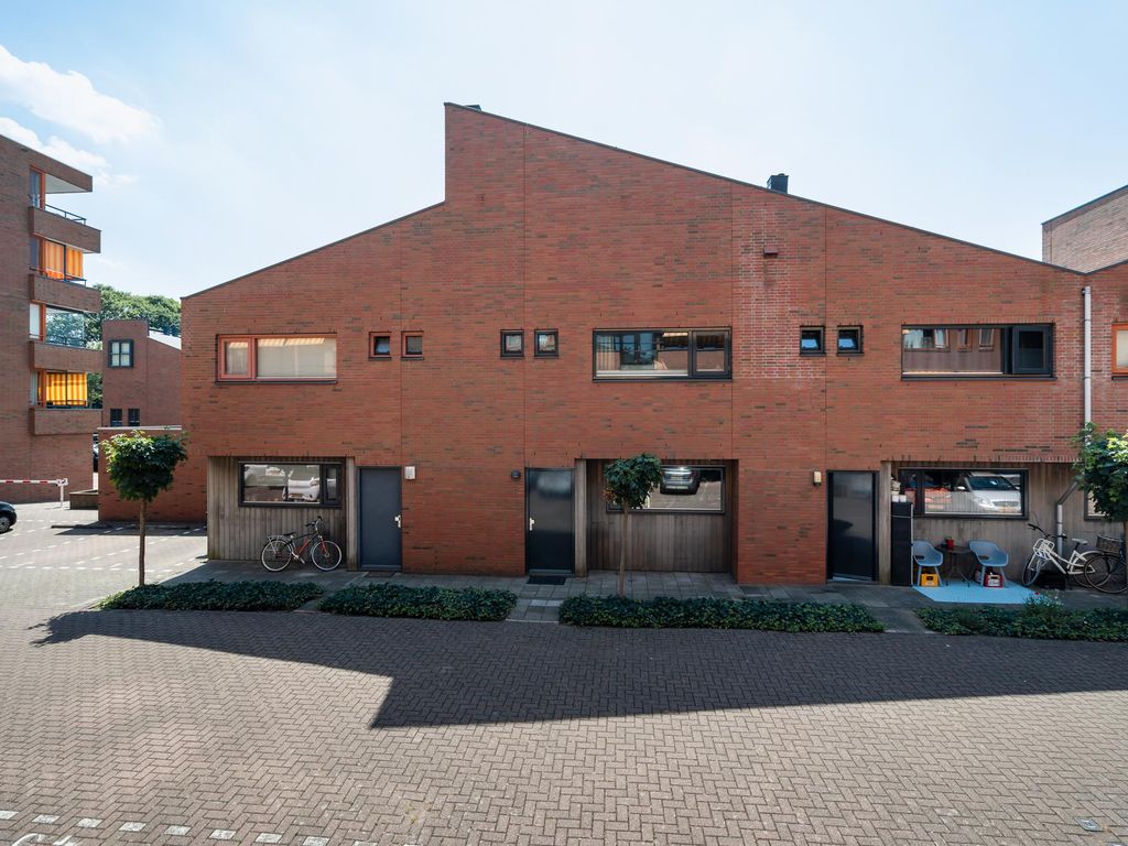 Zellingstraat 23, Pernis