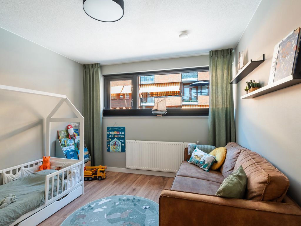 Zellingstraat 23, Pernis