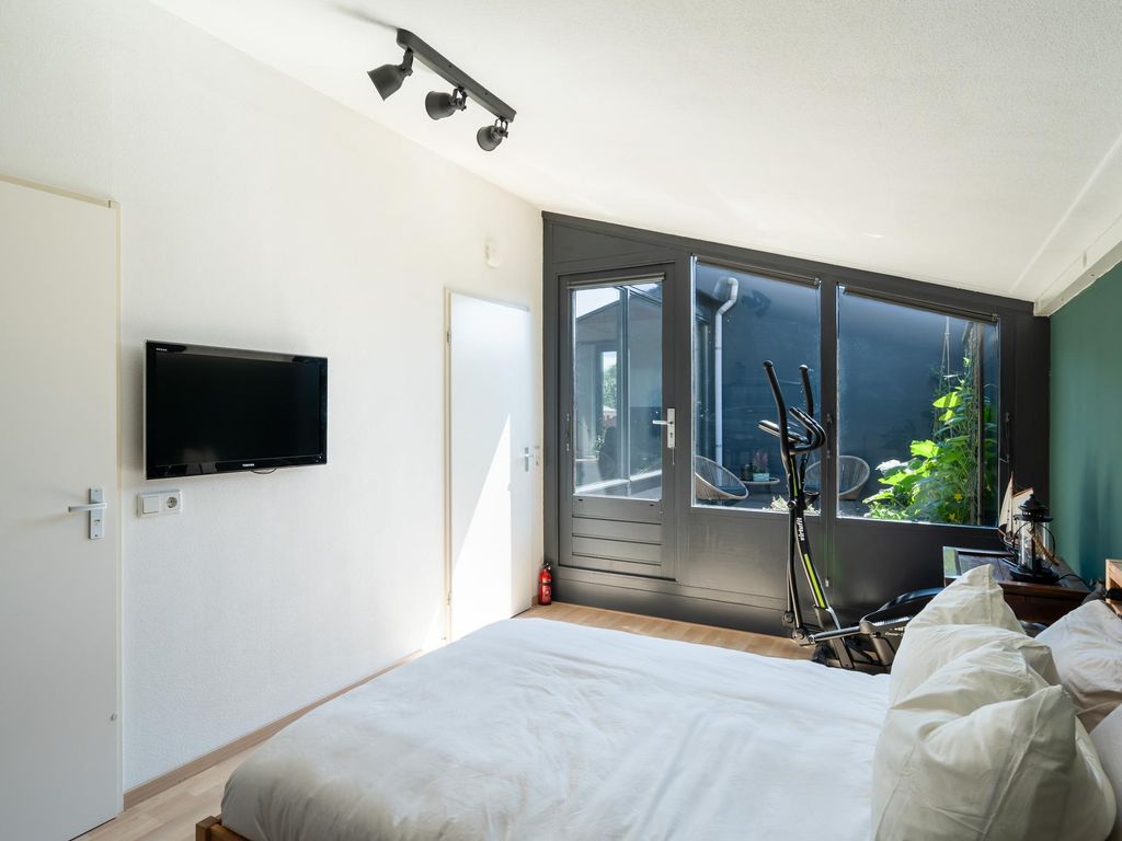 Zellingstraat 23, Pernis