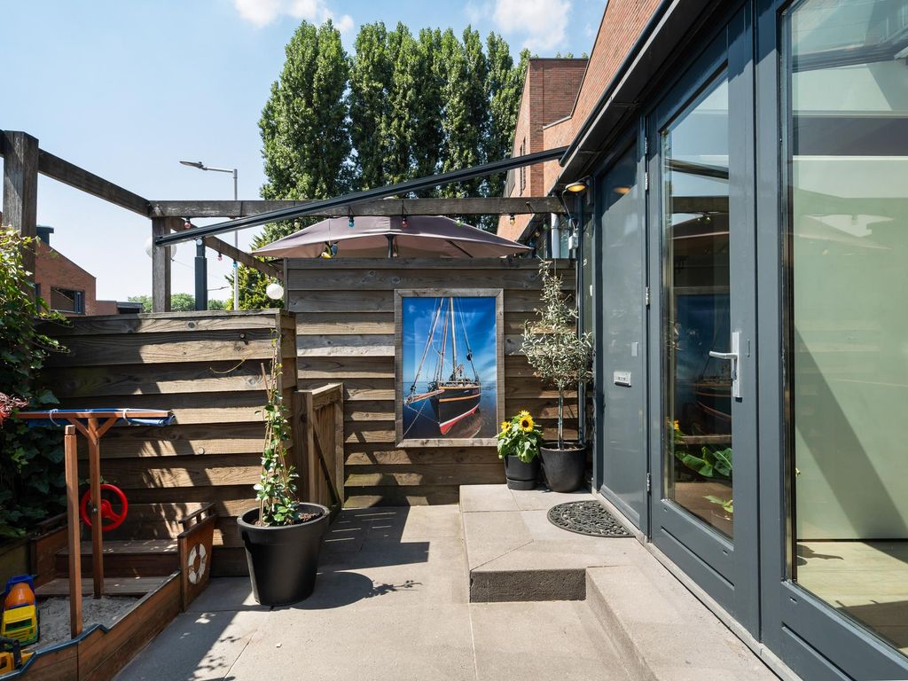 Zellingstraat 23, Pernis