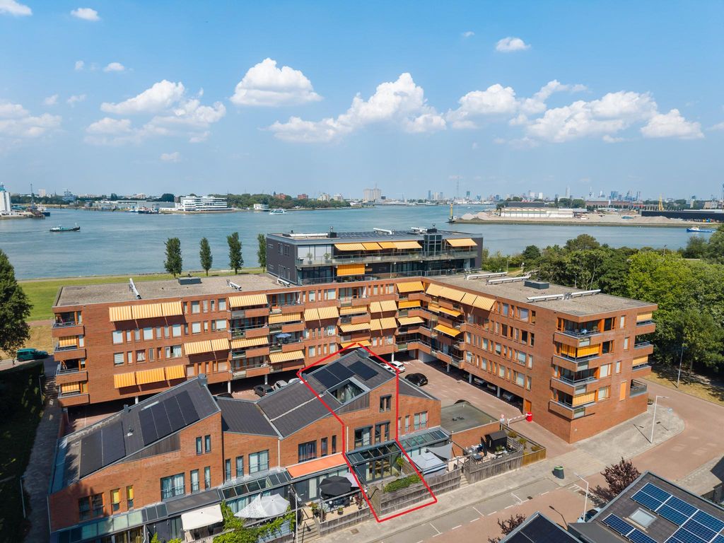 Zellingstraat 23, Pernis