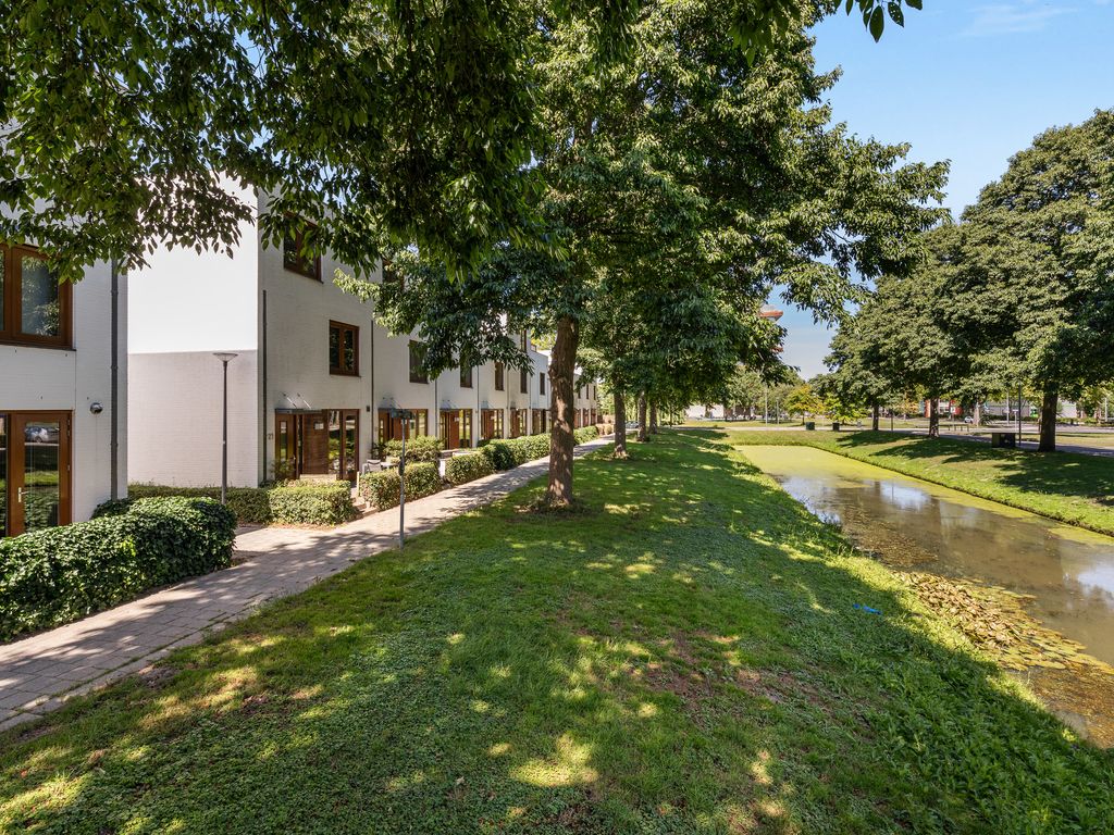 Ruisvoornpad 21, Hoogvliet