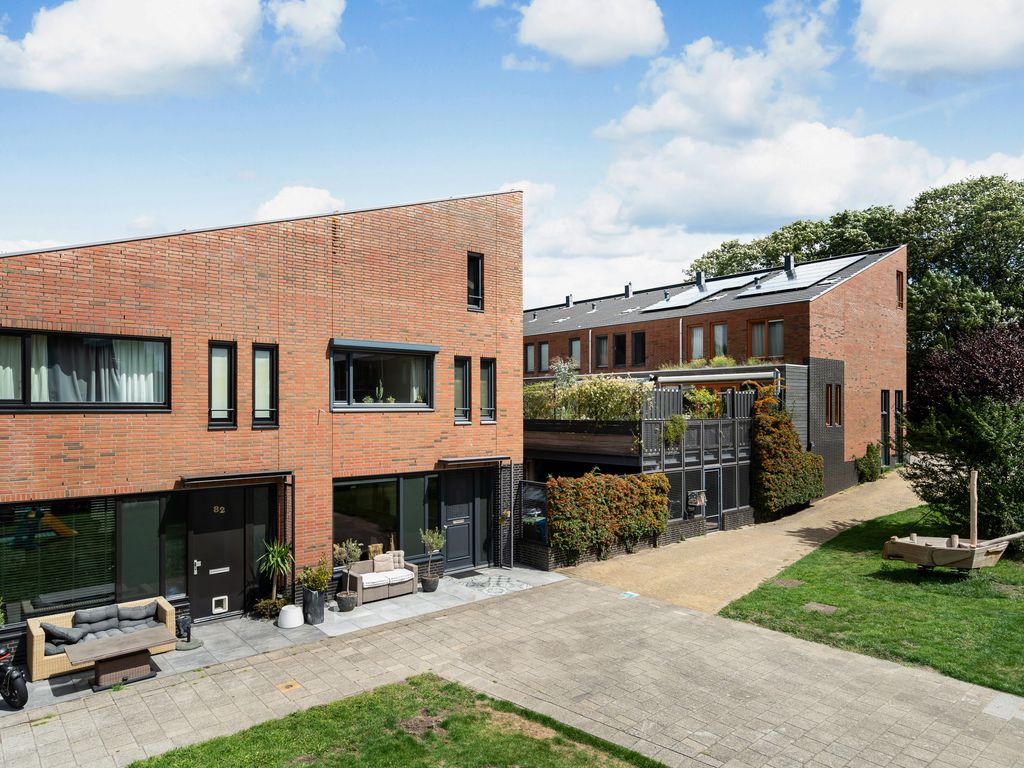 Zellingstraat 84, Pernis