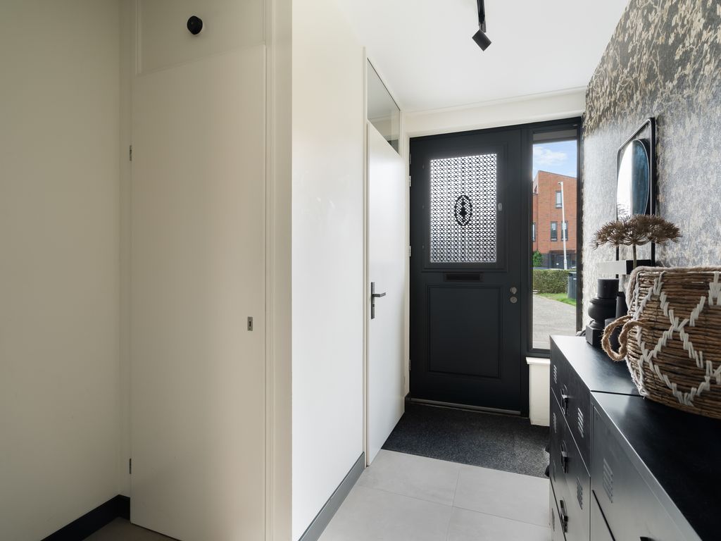Zellingstraat 84, Pernis