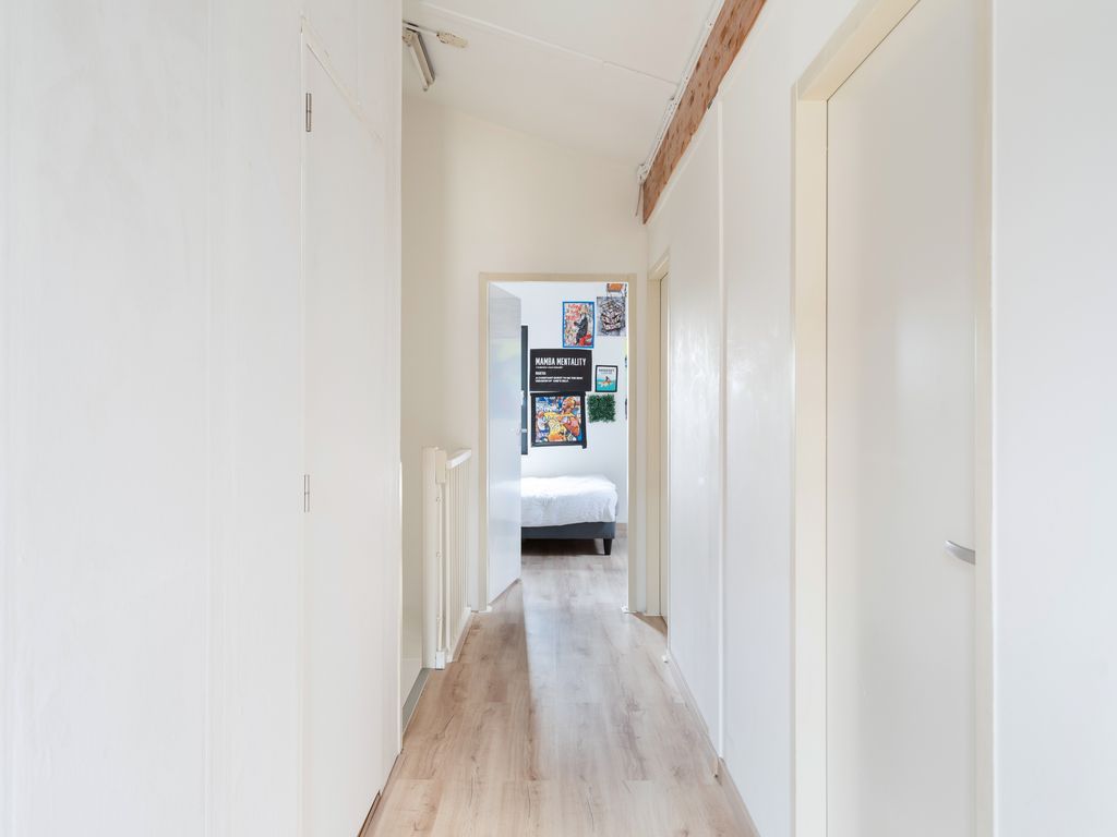 Zellingstraat 84, Pernis