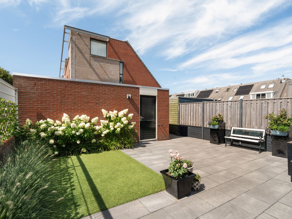 Nieuwe Wetering 54, Hoogvliet