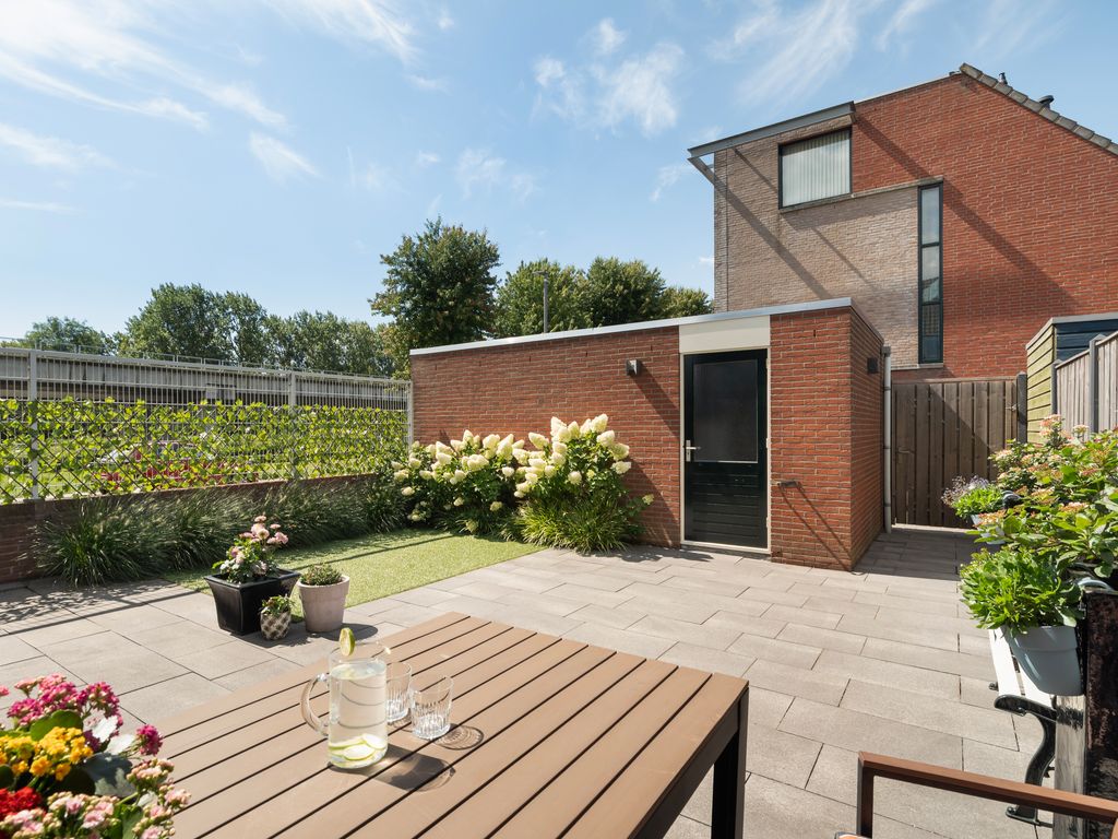 Nieuwe Wetering 54, Hoogvliet
