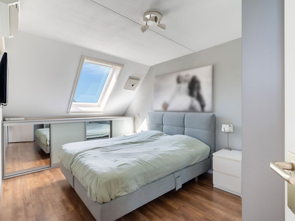 Nieuwe Wetering 54, Hoogvliet