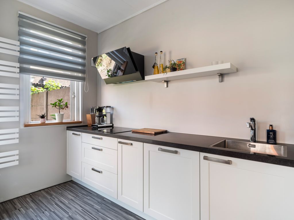 Vroomstraat 4, Pernis