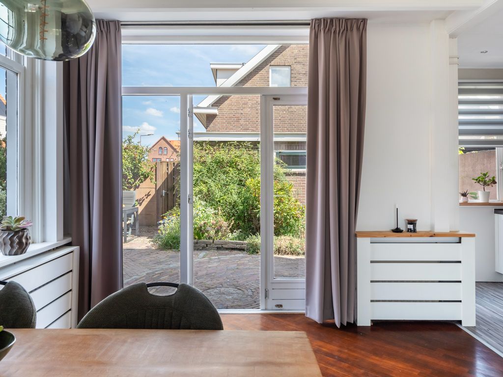 Vroomstraat 4, Pernis