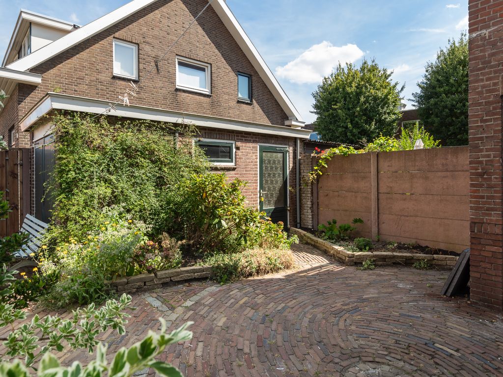 Vroomstraat 4, Pernis