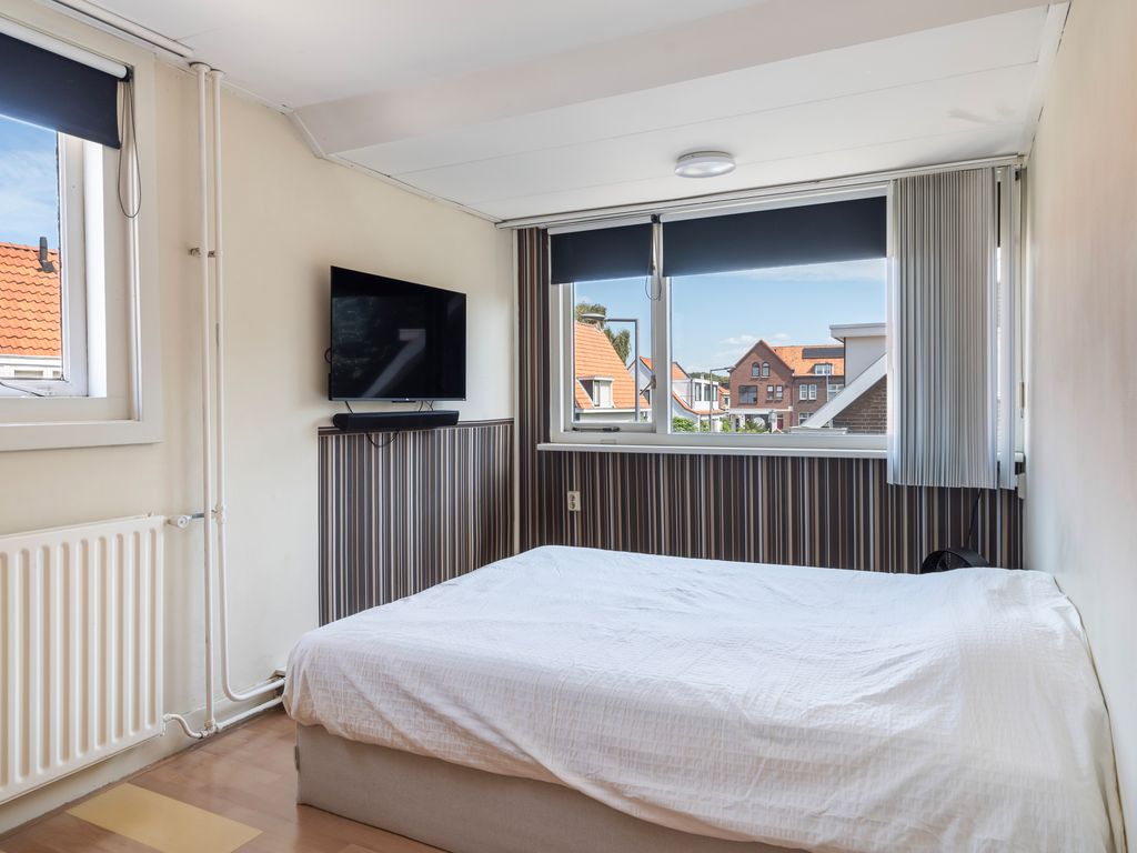 Vroomstraat 4, Pernis