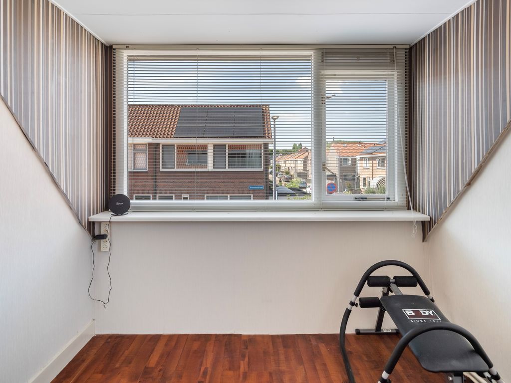 Vroomstraat 4, Pernis