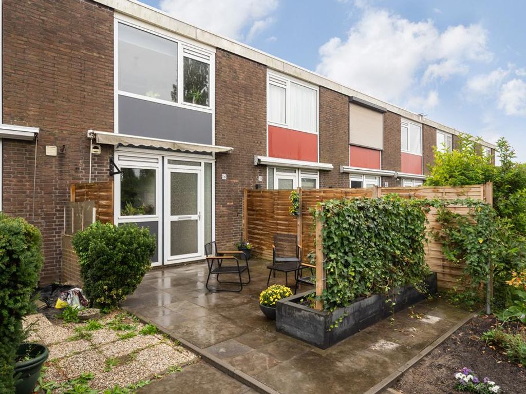 Vermaetweg 16, Pernis