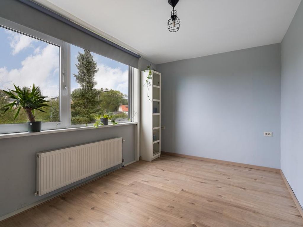 Vermaetweg 16, Pernis