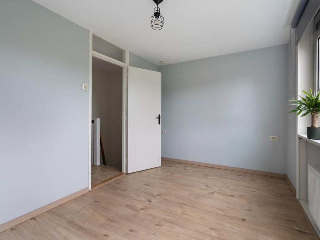 Vermaetweg 16, Pernis