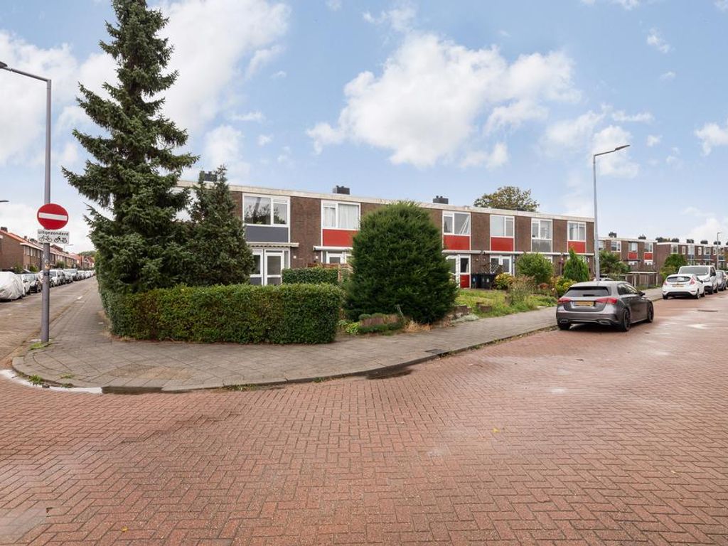 Vermaetweg 16, Pernis