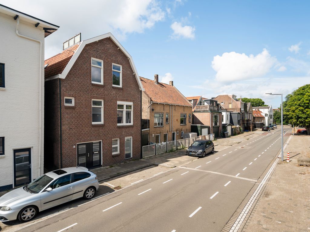 Deijffelbroekselaan 50, Pernis