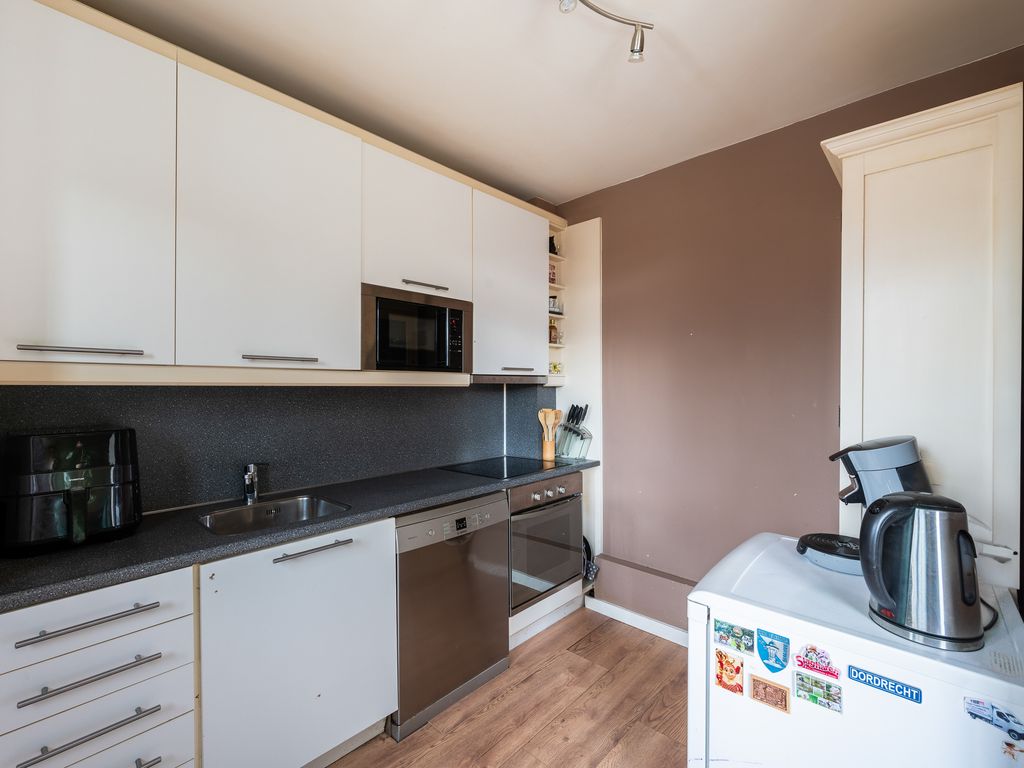 Van Zyll de Jongstraat 86, Pernis