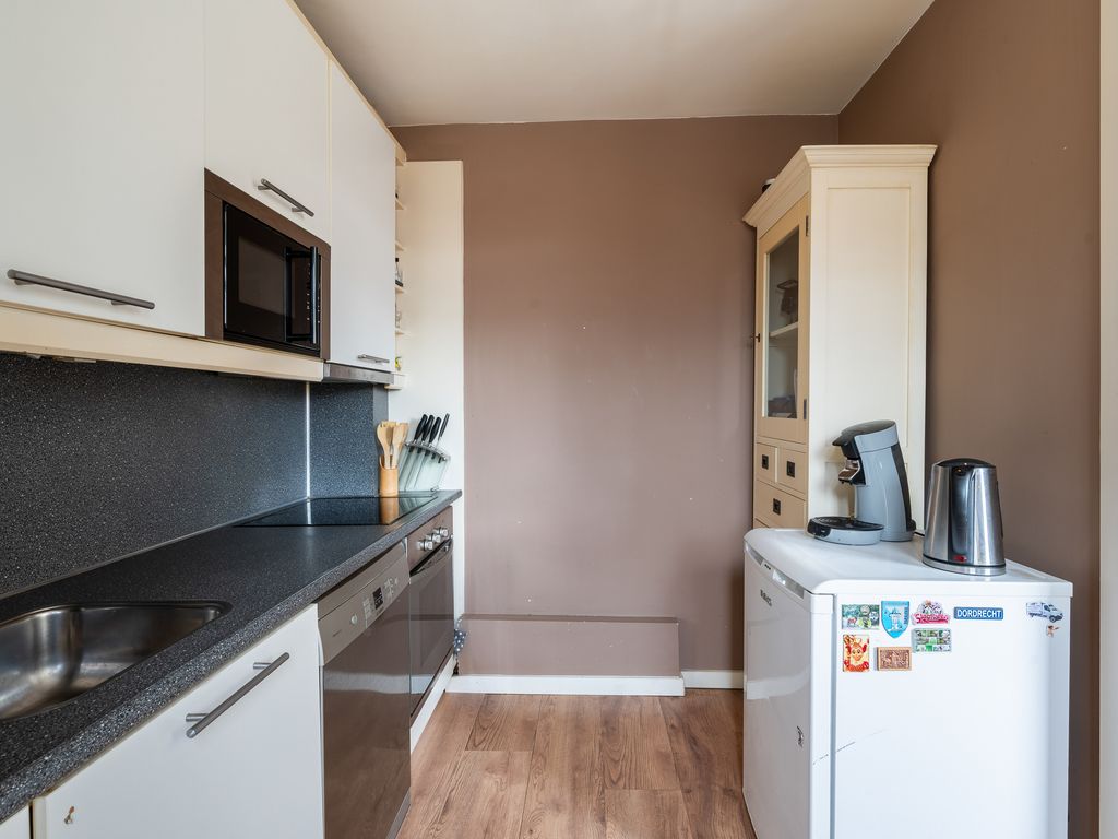 Van Zyll de Jongstraat 86, Pernis