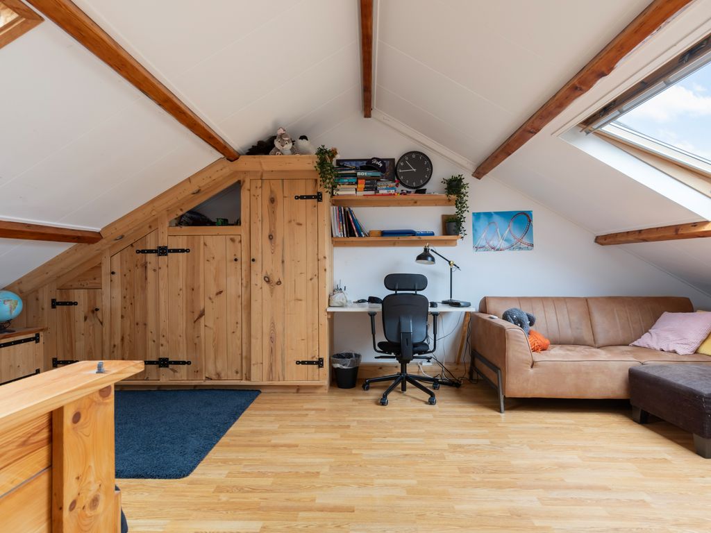 Curaçaoplein 15, Hoogvliet
