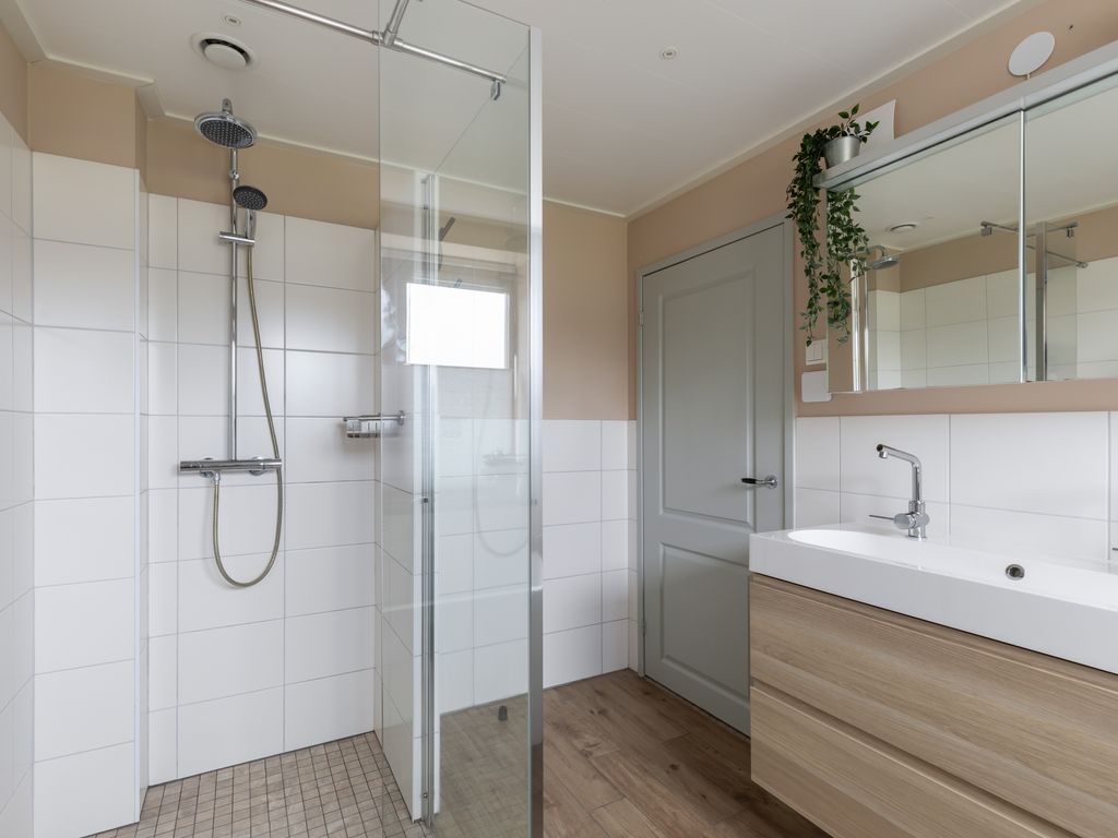 Curaçaoplein 15, Hoogvliet