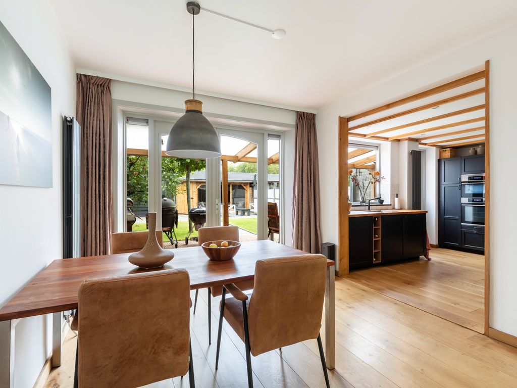 Curaçaoplein 15, Hoogvliet