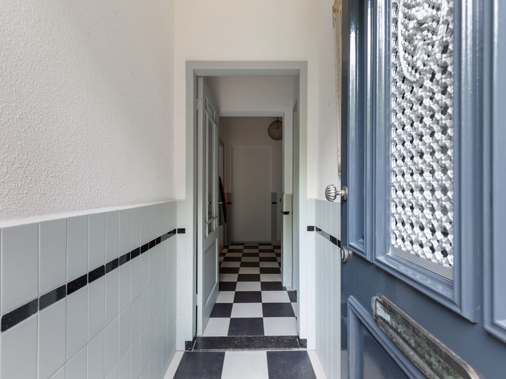 Curaçaoplein 15, Hoogvliet