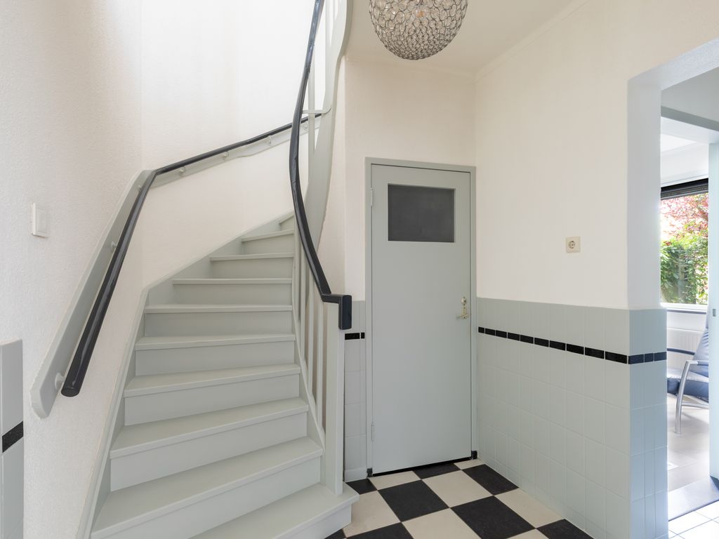 Curaçaoplein 15, Hoogvliet