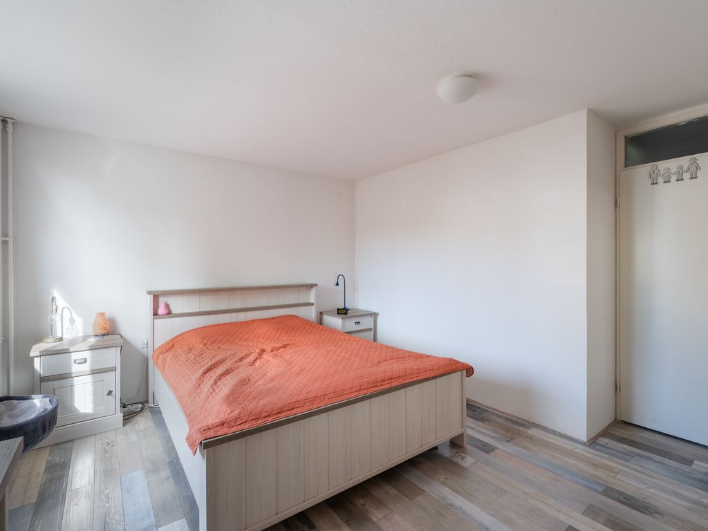 Lijster 21, Hoogvliet