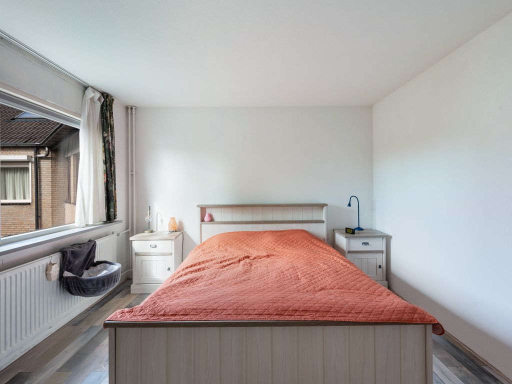 Lijster 21, Hoogvliet