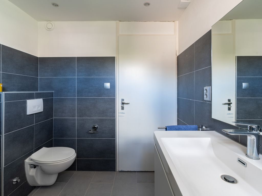 Lijster 21, Hoogvliet