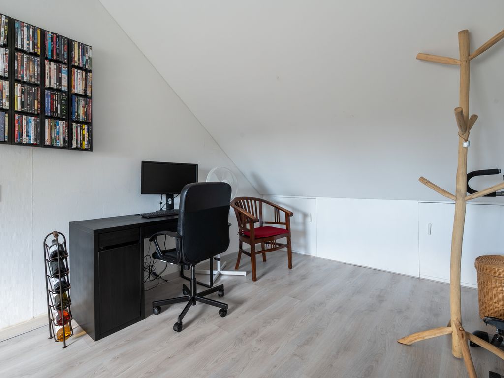 Lijster 21, Hoogvliet