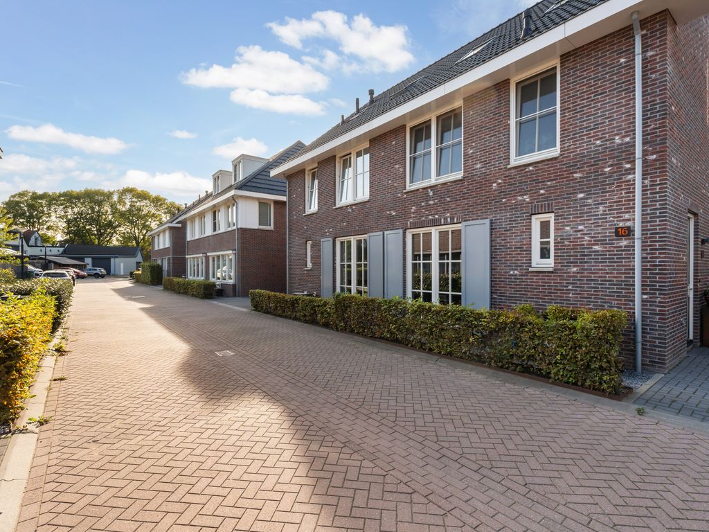 Voorneveldstraat 14, Pernis