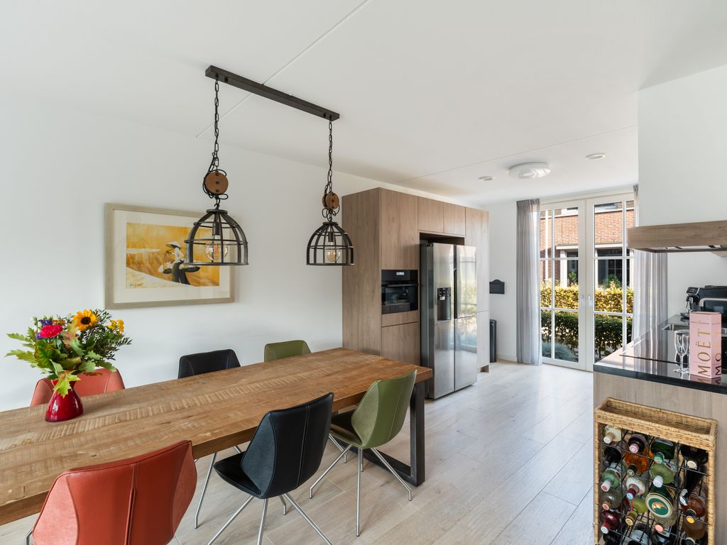 Voorneveldstraat 14, Pernis