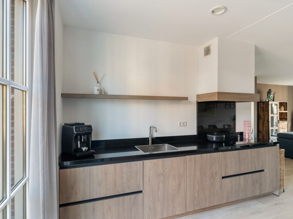 Voorneveldstraat 14, Pernis