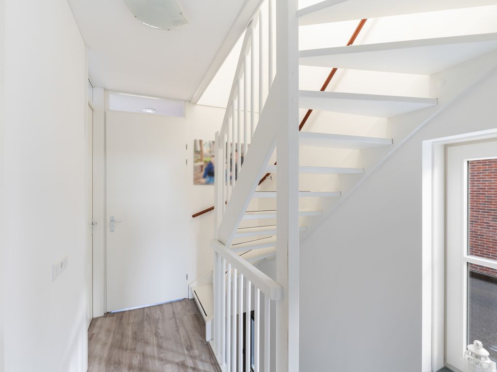 Voorneveldstraat 14, Pernis