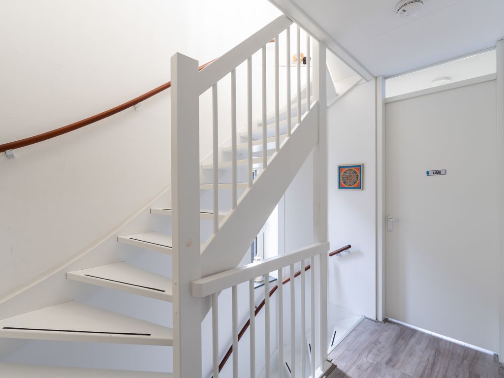 Voorneveldstraat 14, Pernis