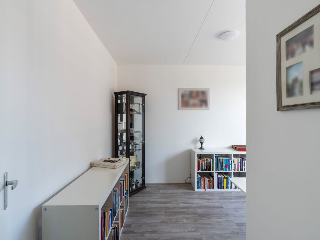 Voorneveldstraat 14, Pernis